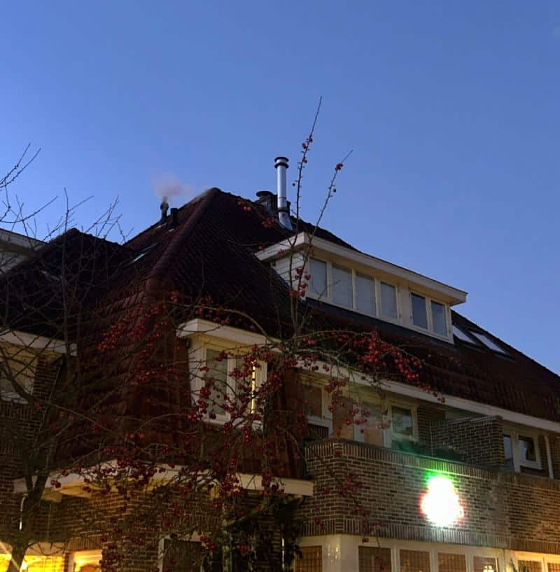 Woning in Heemstede met rokende schoorsteen na cv ketel reparatie op kerstavond
